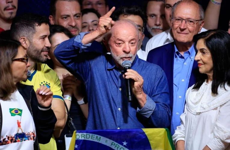 Lula promete transformar a forma de governar o Brasil após reeleição
