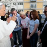 Papa Leão XIV sai do Hospital Gemelli em Roma após cirurgia pulmonar