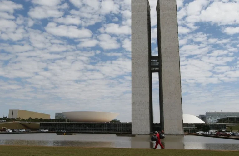 Partidos conservadores devem redefinir a agenda do Congresso a partir de 2027, diz professor