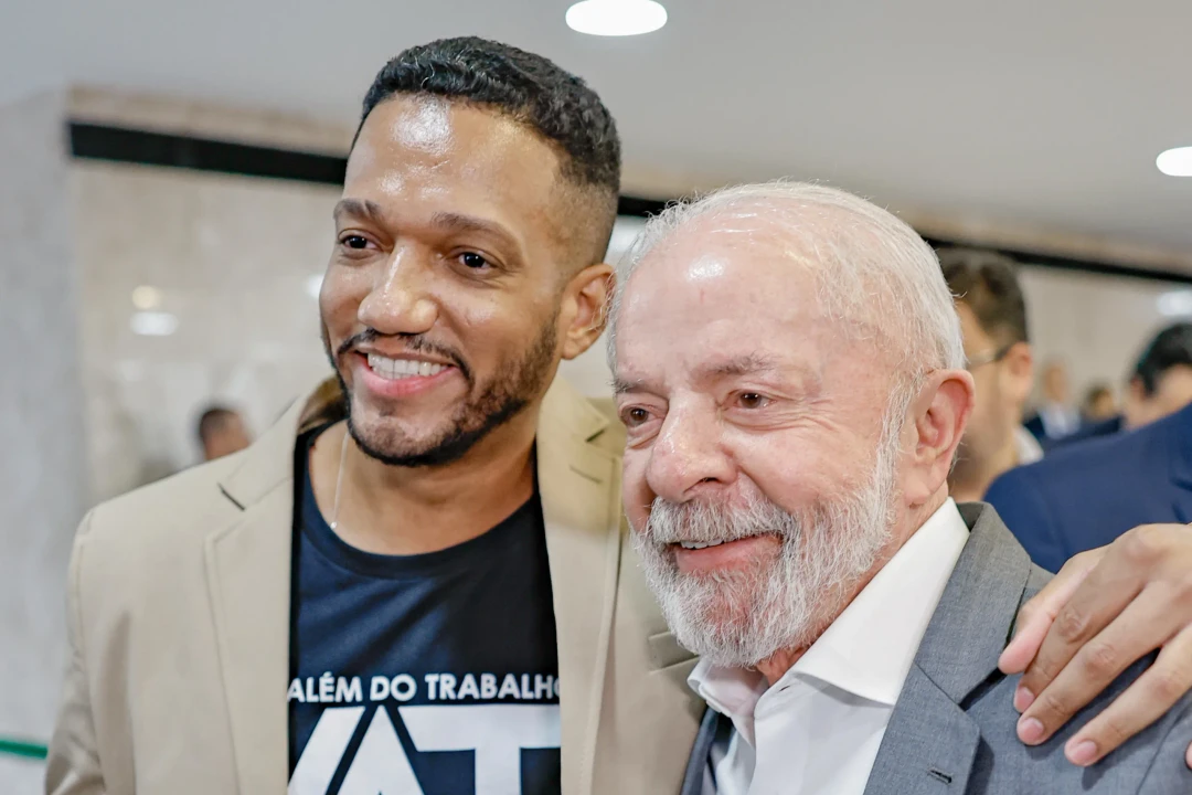 Lula da Silva celebra aprovação da PEC que elimina a escala de trabalho 6×1