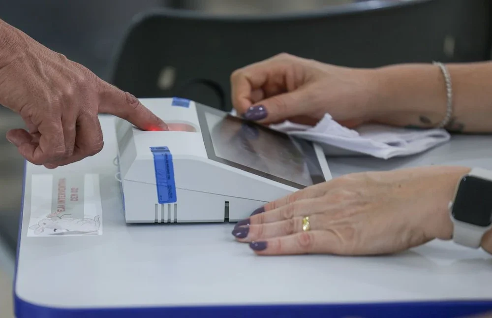 cédula de votação em plebiscito que decidiu a transferência do distrito de Nova Poxoréu entre municípios de Mato Grosso