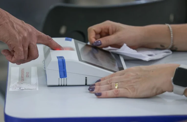 Plebiscitos em seis municípios aprovam transferência de distritos