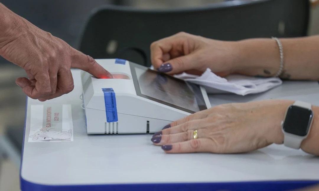 cédula de votação em plebiscito que decidiu a transferência do distrito de Nova Poxoréu entre municípios de Mato Grosso