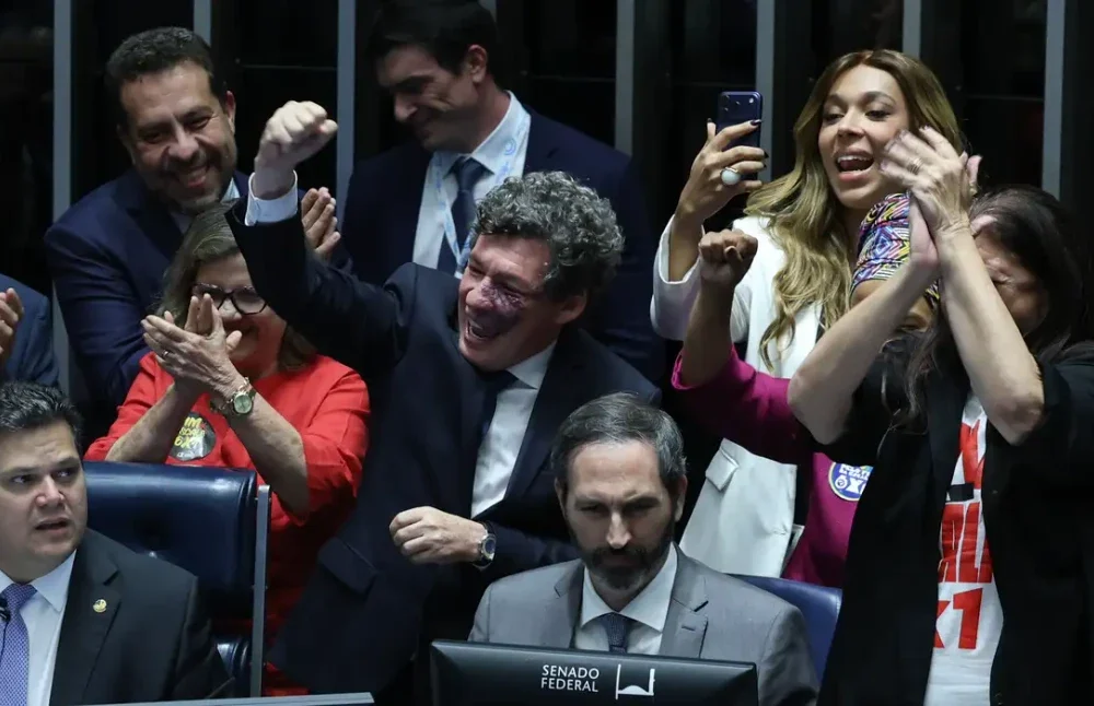 Plenário do Senado Federal em Brasília aprova o fim da escala 6x1 e a redução da jornada de trabalho