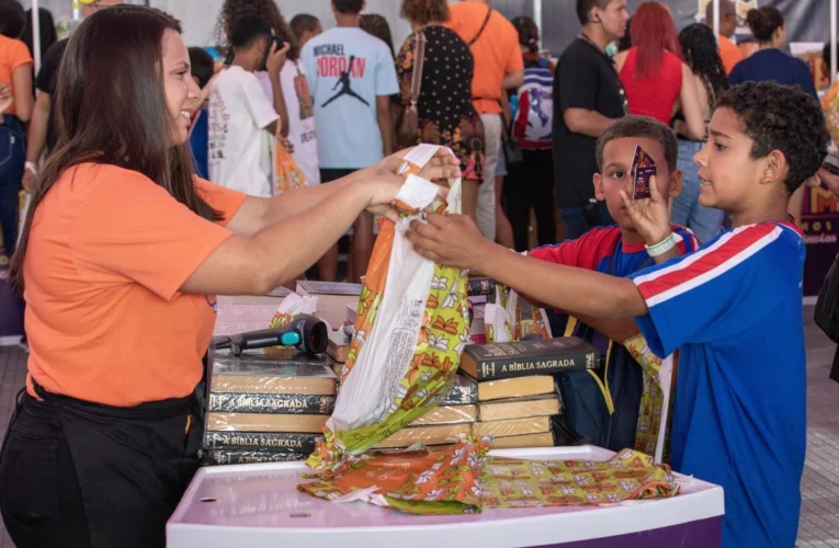 Prefeitura de Maricá entrega vale‑livro de R$300 a estudantes e professores na FLIM 2026