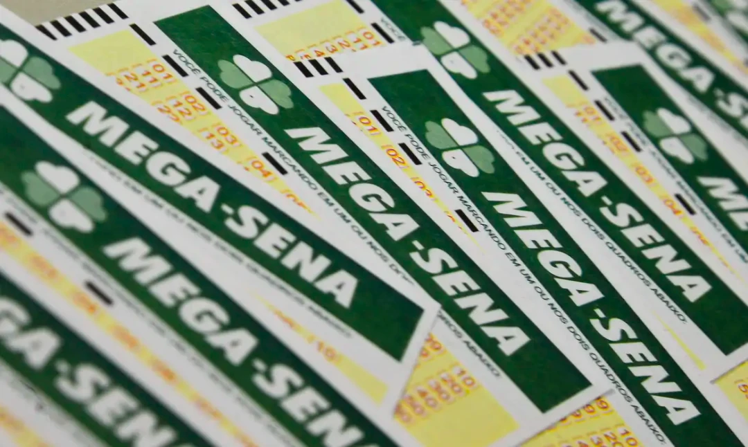 Logo da Mega‑Sena no Espaço da Sorte, em São Paulo, onde será realizado o sorteio de R$ 185 milhões