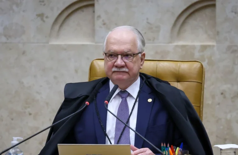 Presidente do STF, Edson Fachin, reafirma apoio à democracia e ao voto livre