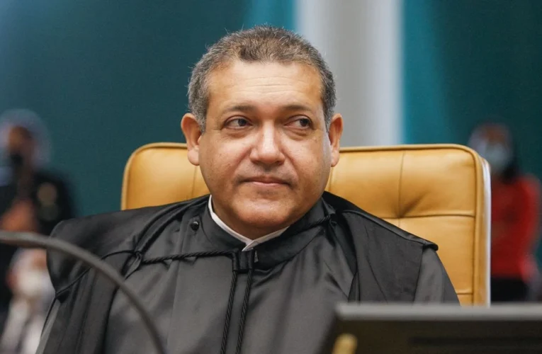 Presidente do TSE determina paralisação de posts e novos seguidores no canal Exército do Lula no WhatsApp