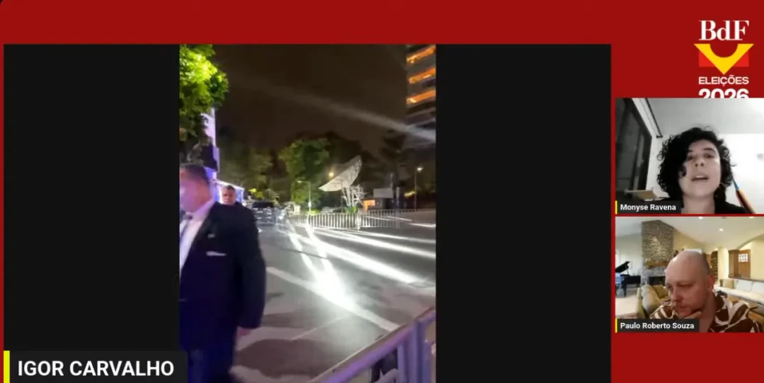 Carro da equipe de Flávio Bolsonaro isolado pelos agentes da Polícia Militar na TV Bandeirantes, Morumbi, São Paulo