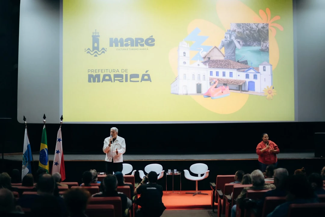 Foto de Lorena Gonçalves mostrando o interior do Cine Henfil, onde ocorreu o encontro RioFilme e Maricá Film Commission