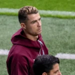 Cristiano Ronaldo em ação vestindo a camisa da seleção de Portugal