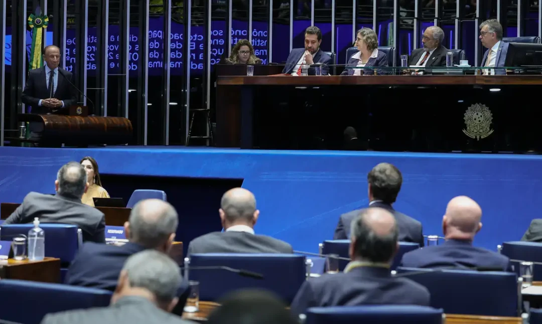 Plenário do Senado Federal em sessão para discutir a PEC 221/2019 que elimina a escala 6x1