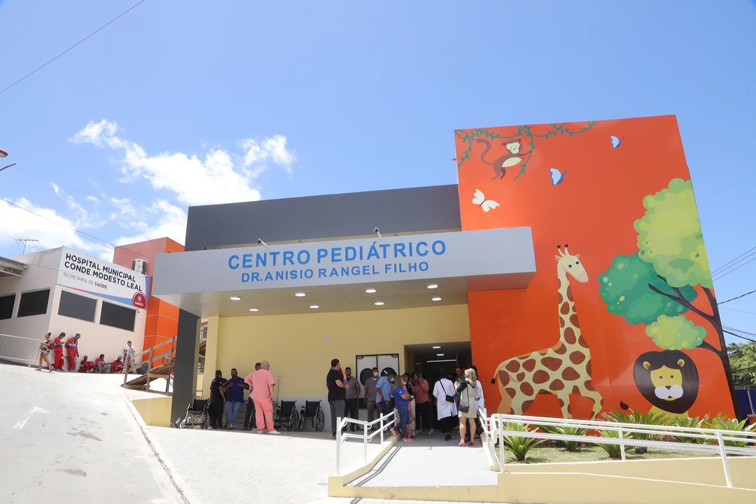 Imagem da fachada do Hospital Conde Modesto Leal em Maricá