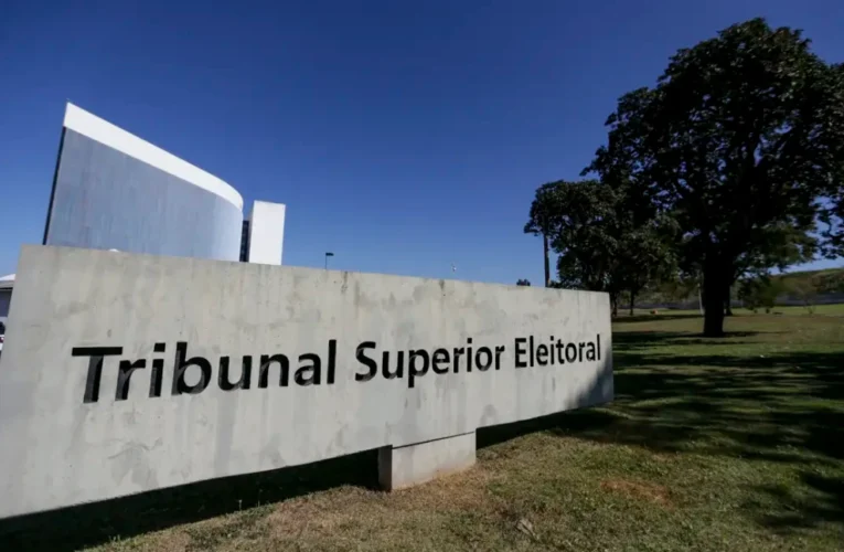 TSE determina bloqueio de site que trocava criptomoedas por apoio a Flávio Bolsonaro