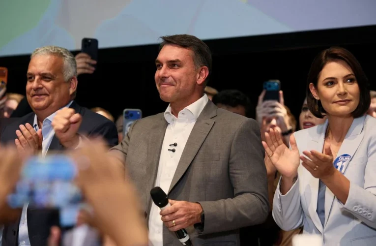 União Progressista e Novo apoiam Flávio Bolsonaro, que planeja propor emenda constitucional